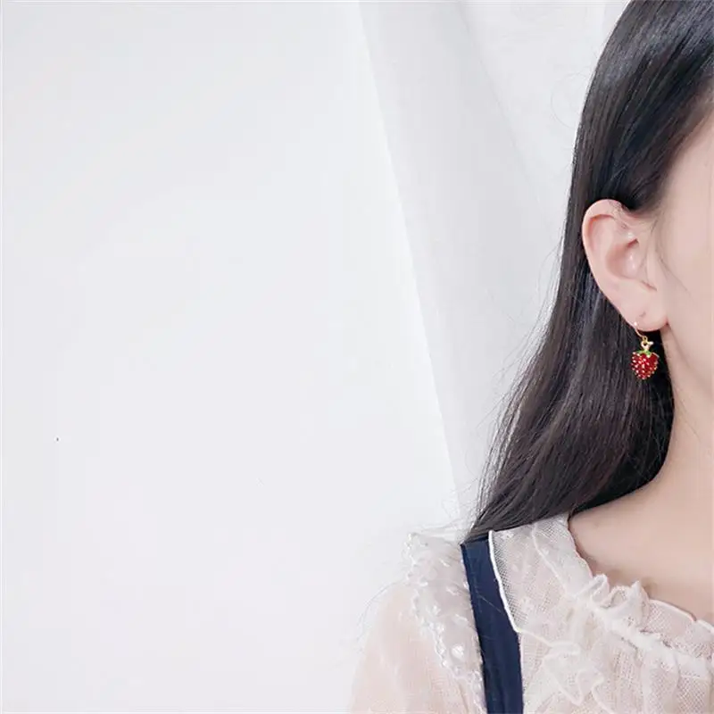 2020 Fashion Korean Explosion Jewelry Cute Strawberry Earrings Creative Temperament Simple Fruit Tassel Summer Wild Long Earring