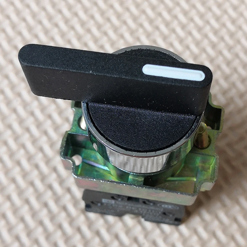 ZB2-BE101C مفتاح مقبض 22 مللي متر الإغلاق 2 لا 3 الوظيفة الروتاري محدد مفاتيح 240V