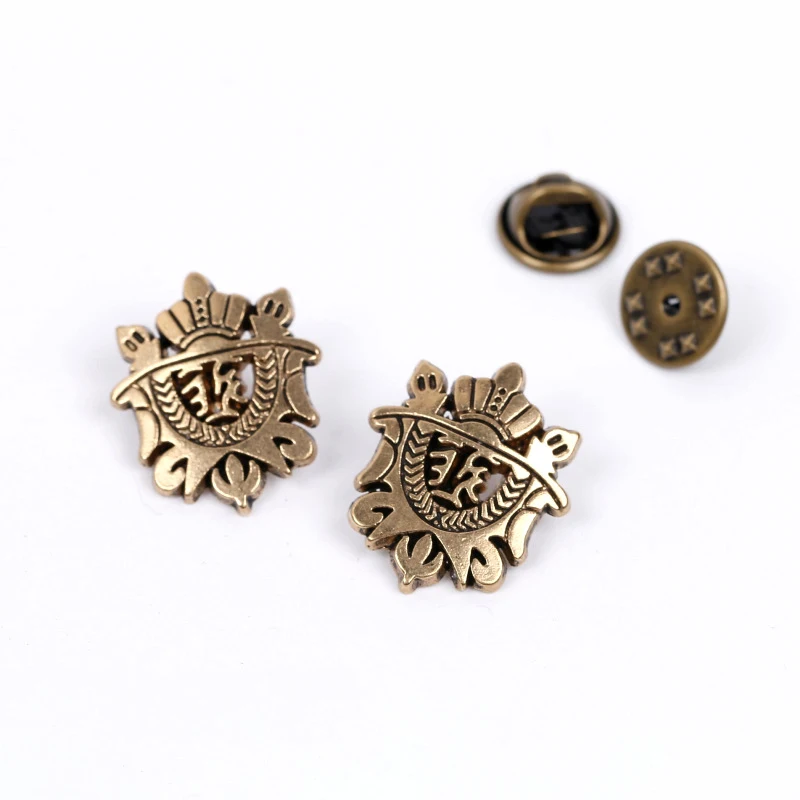 2pcs Novelty Metal Lapel Pin for Men Suit Decoration Shield Crown Brooch pin Vintage Badge Pins Men\'s Fashion Accessories