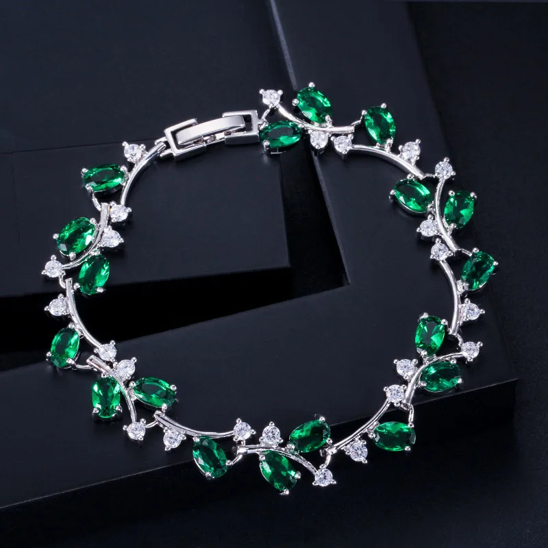 CWWZircons Elegantes Blattzweig-Armband in Gelbgoldfarbe mit Funkelnden Zirkonen, Modischer Damenschmuck für Hochzeiten, Geschenk, Großhandel S0099 – Detail 2