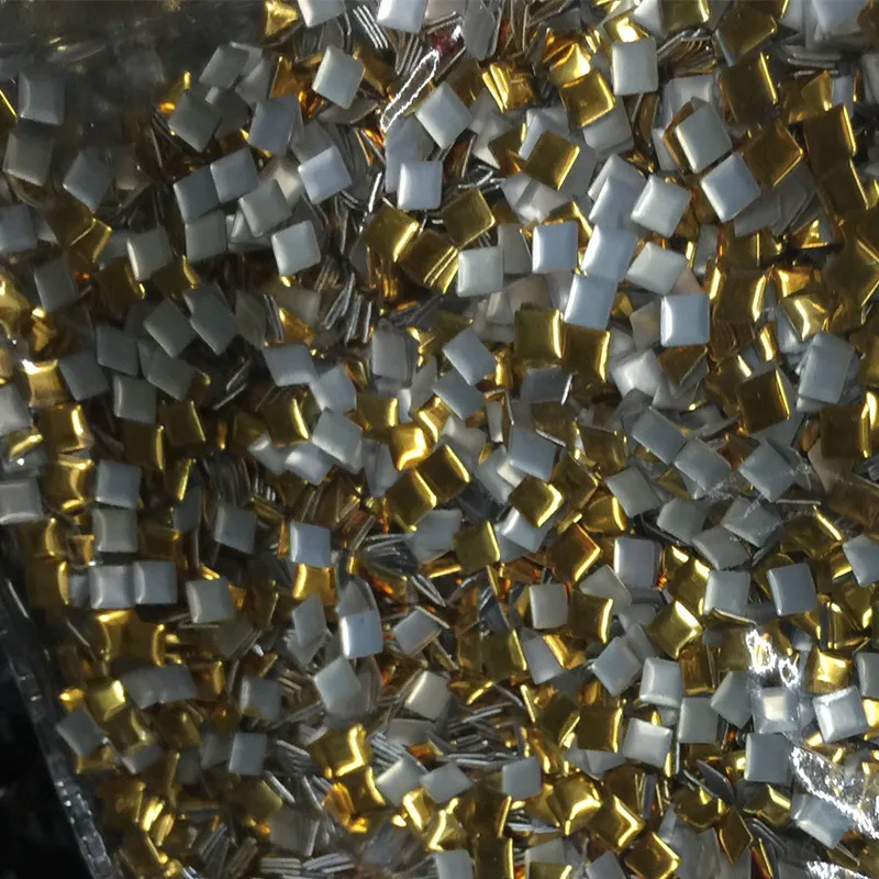 1440pcs 4*4mm Gold Hot Fix Aluminium Pyramid Rhinestuds Square Shape Nailheads Drilling DIY Accessories Punk Rock DIY Spikes