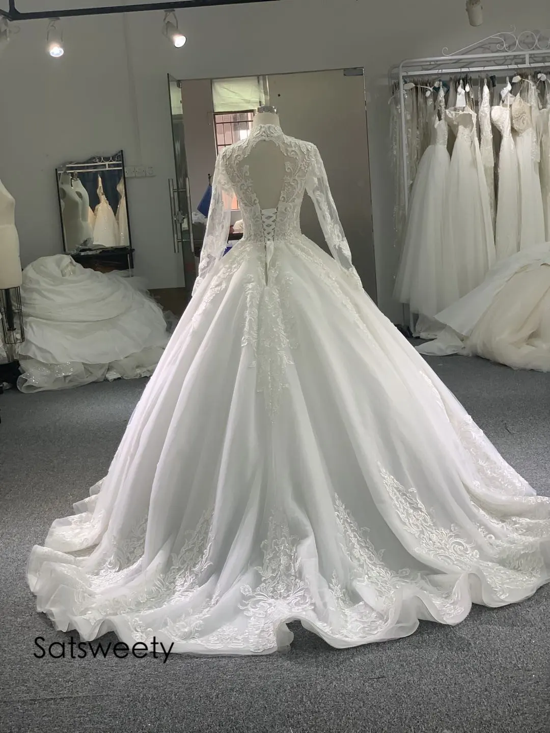 Vestido de novia musulmán con cuentas de lujo, traje de novia de encaje de alta calidad, manga larga, personalizado, 2021