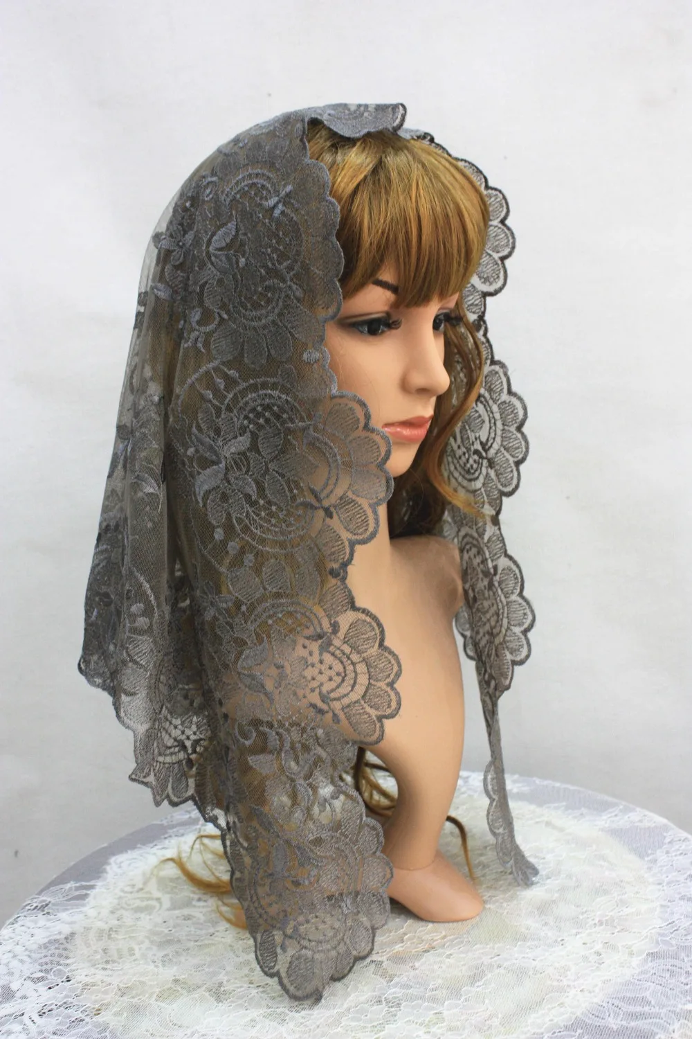 Voile d\'église gris foncé, voile gothique traditionnel, couvre-chef religieux, Mantilla, dentelle, écharpe de masse latine