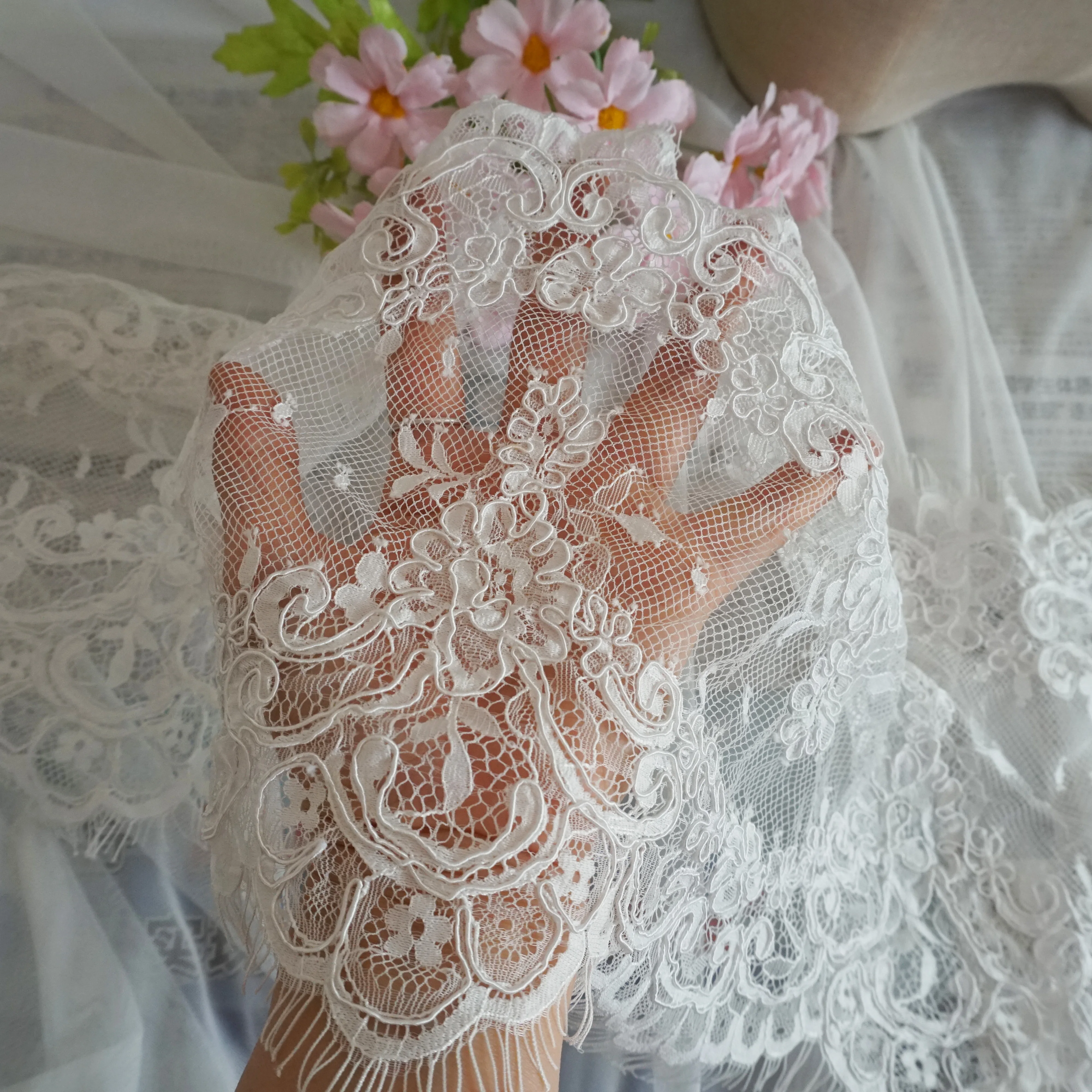

23CM Wide 270CM Long Cord Lace Trim for Wedding Eyelash French Lace with Cording