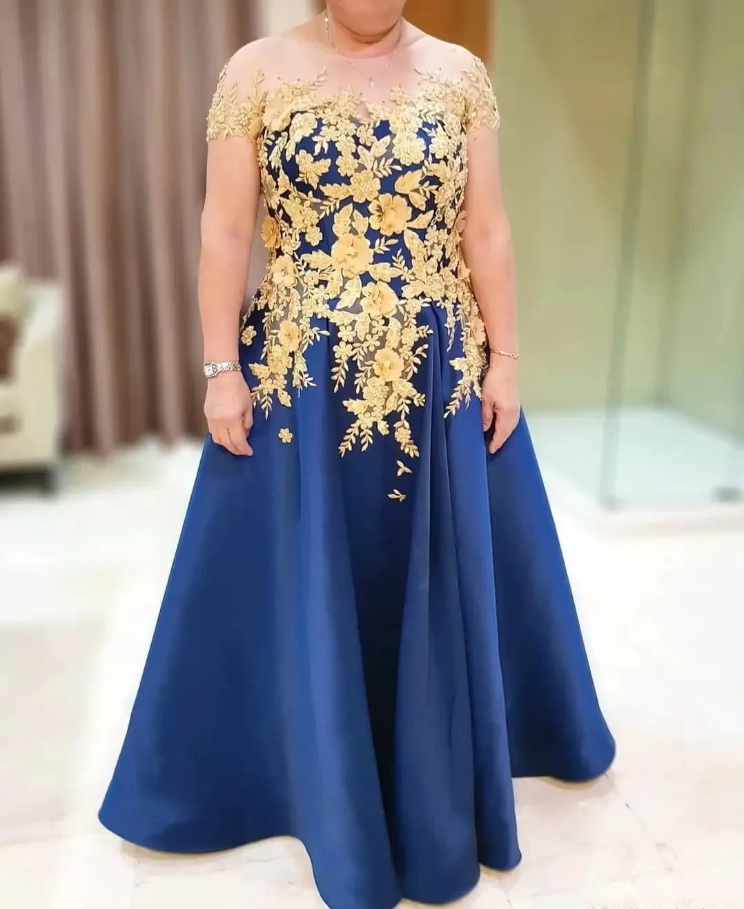 

Elegan Blue Sheer Neck Evening Dress Plus Size Dubai With Gold Appliqued Elegant Prom Party Gown Vestidos Longo Robe De Soiree