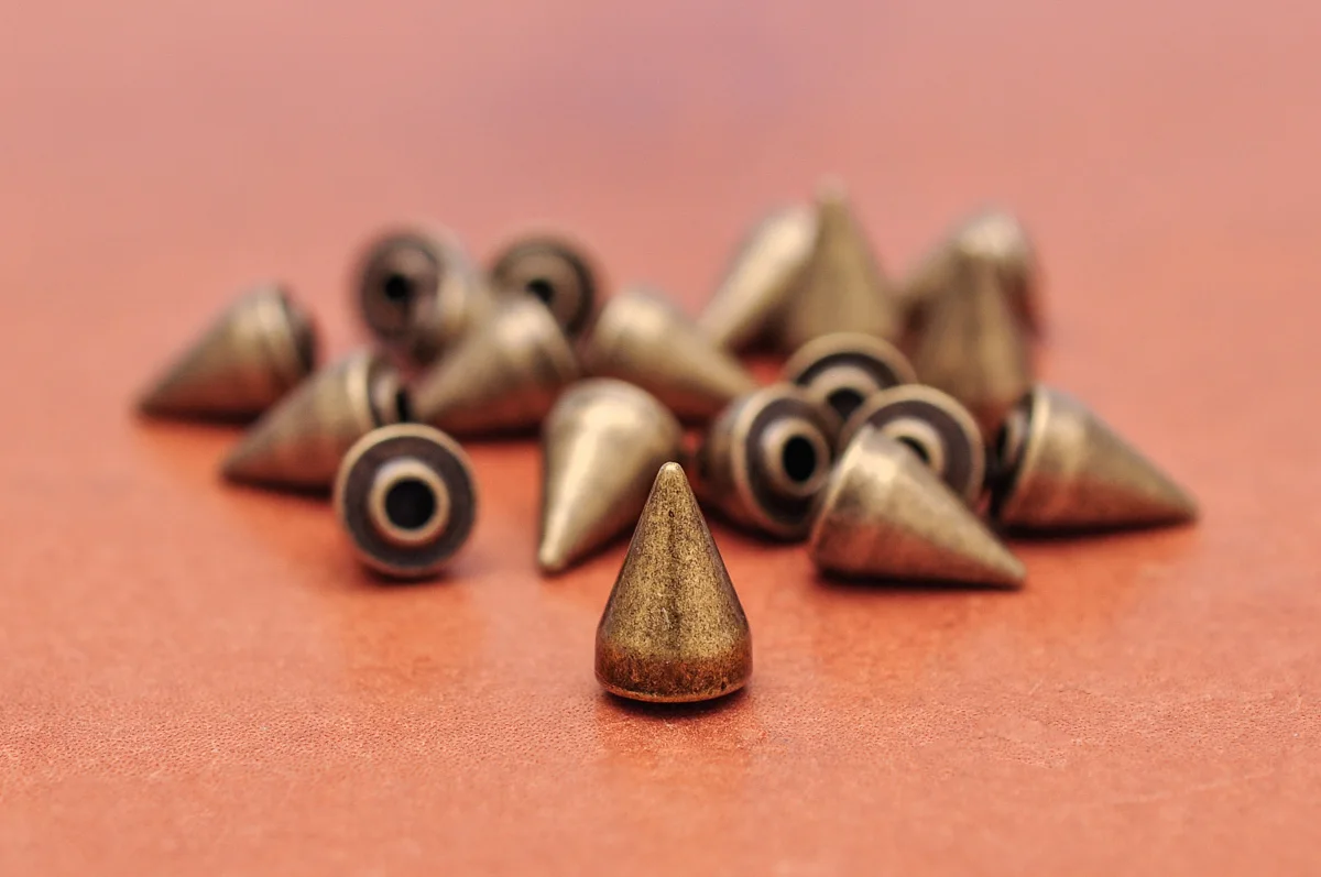 100X Quality Brass Spots Cone Metal Studs Leather craft Fasteners Rivet Stud Bullet Spikes Rivetback