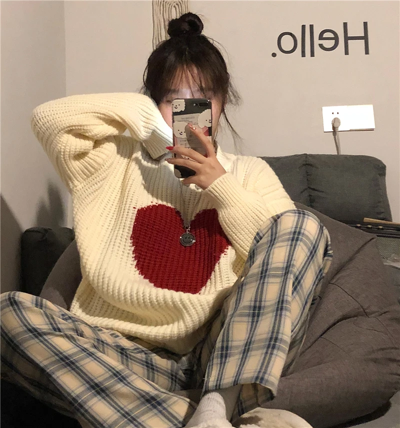 Korean Winter New Sweet Heart-shaped Pattern Sweater Vintage Harajuku Style Full Sleeve Pullovers Loose Knitting Casual Sweater