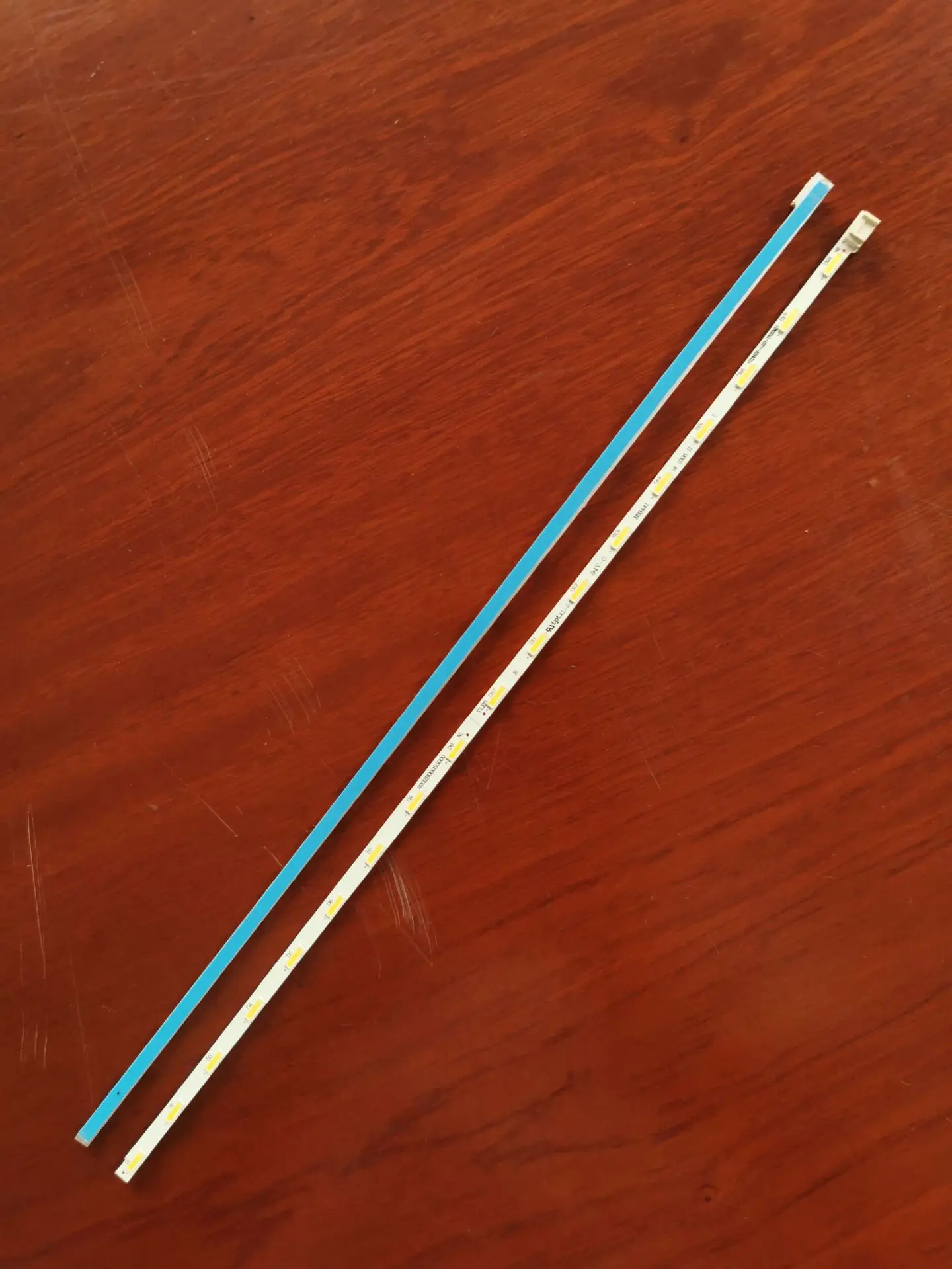 Tira de luces LED de retroiluminación, accesorio adecuado para Skyworth 24E600E, V236B1-LE2-TREM1 de pantalla V236BJ1-LE1