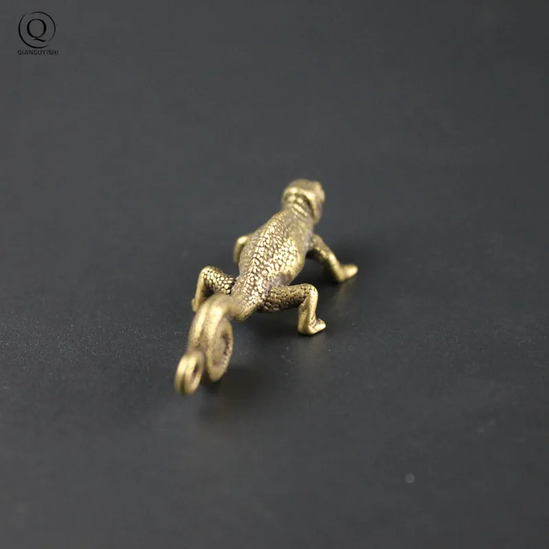 Antique Bronze Tropical Desert Animal Chameleon Lizard Key Chains Keychains Holder Punk Animal Jewelry Girls Bag Car Charms Gift