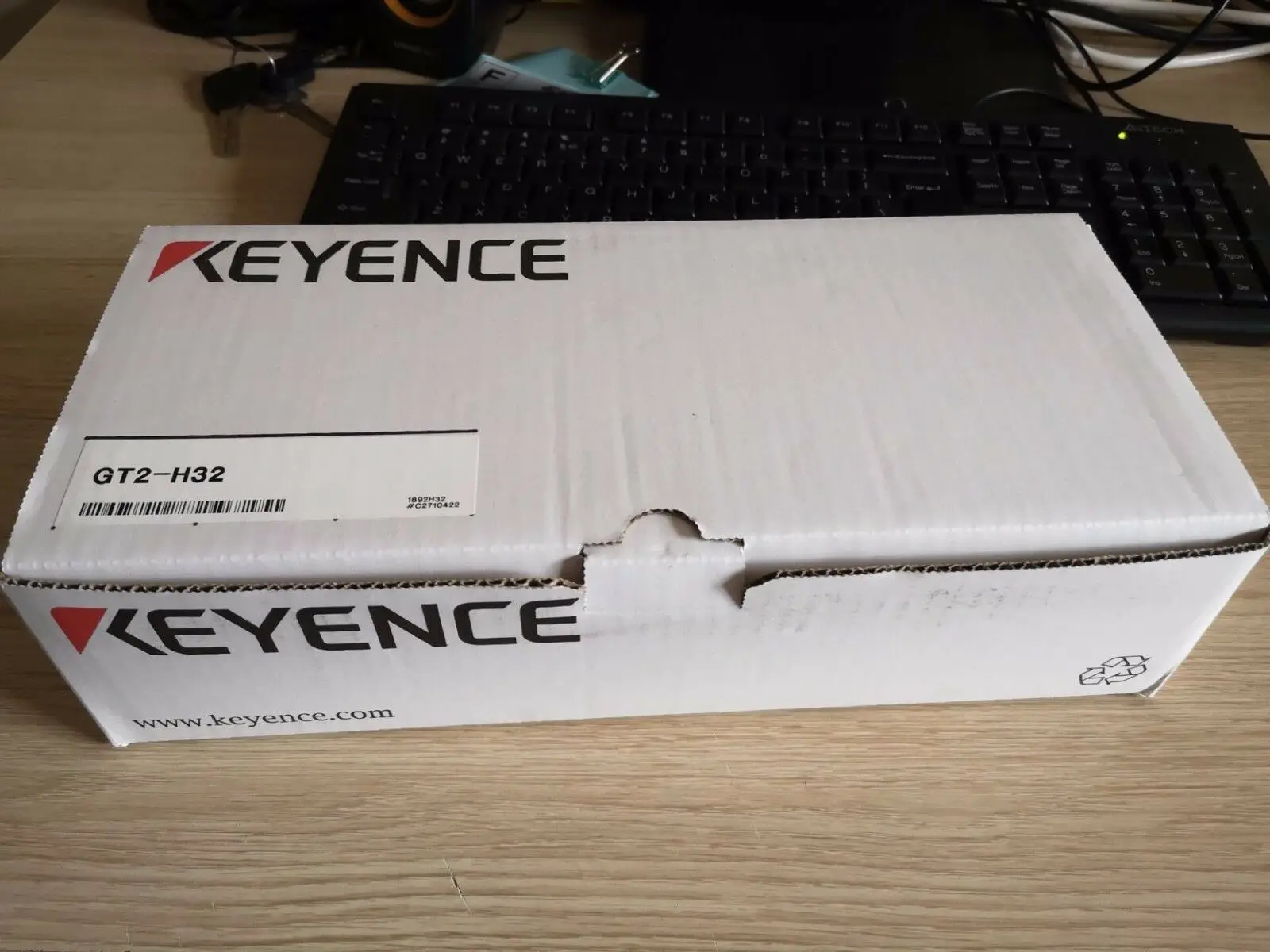 

1PCS Keyence GT2-H32 GT2H32 Sensor In Box -New