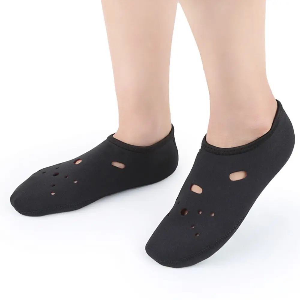 1Pair Adults Slip-On Beach Shoes Mens Anti-Slip Water Shoes Perforated Aqua Socks Beach Swim Pool Socks Kids Swim Socks 3XS~3XL