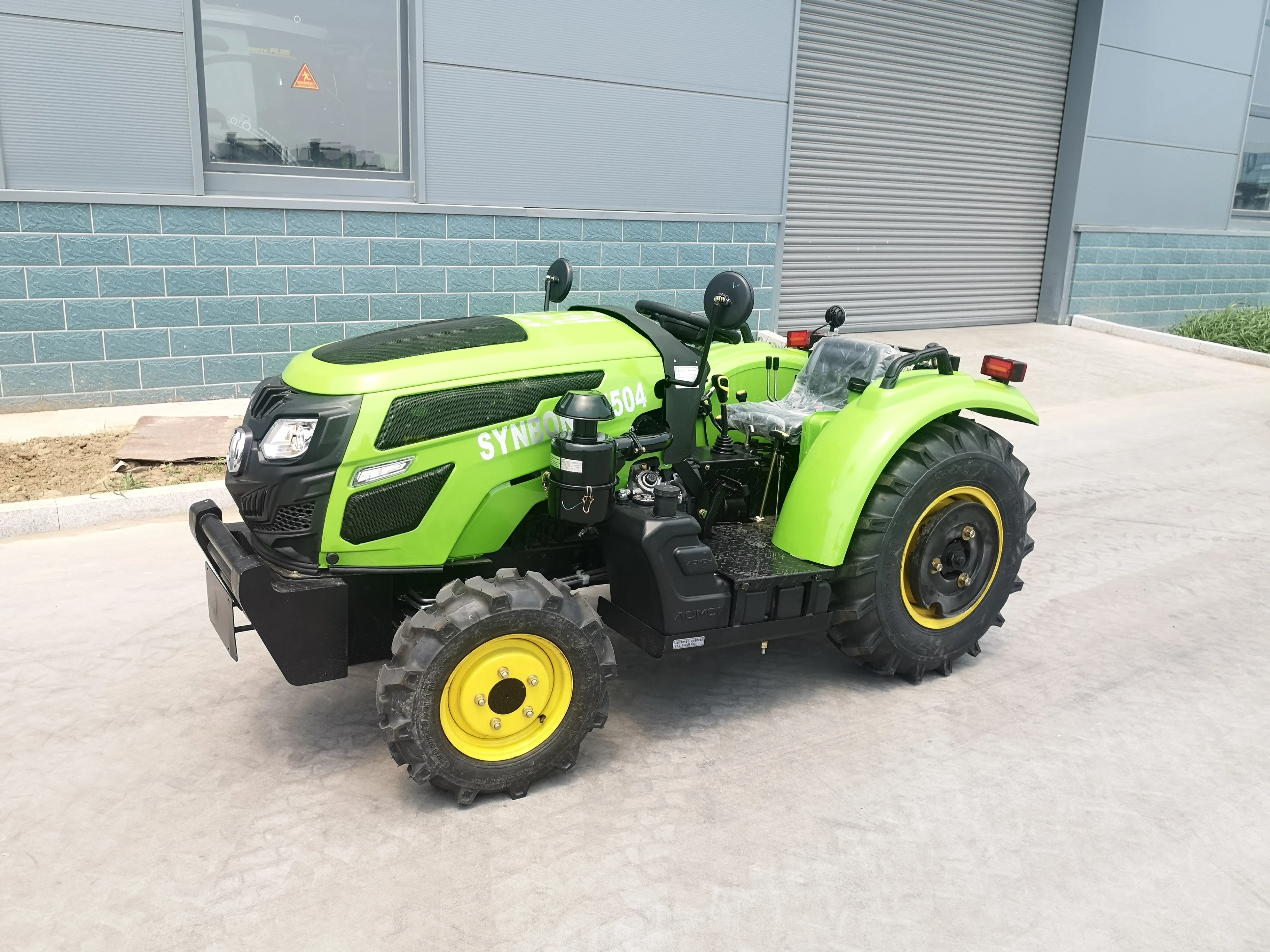SYNBON New Micro Farm Machine Compact Orchard Greenhouse Tractors Equipment  Mini Tractors