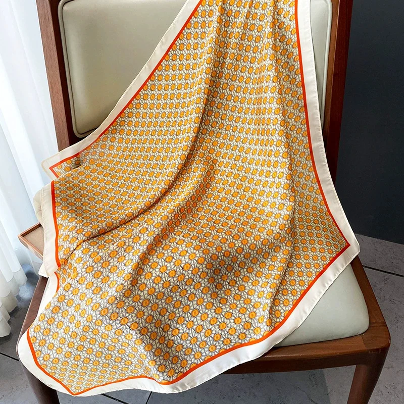 แฟชั่นพิมพ์ครีมกันแดดผ้าพันคอผ้าไหม Four Seasons Luxury Kerchief ยอดนิยม 70X70CM Square Headcloth เกาหลีสไตล์ใหม่ผ้าคลุมไหล่ชายหาด