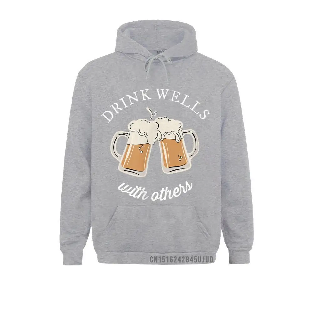 Boissons bien avec les autres, drôle, boissons, amoureux, pull-over étudiant, sweat-shirt, vêtements imprimés