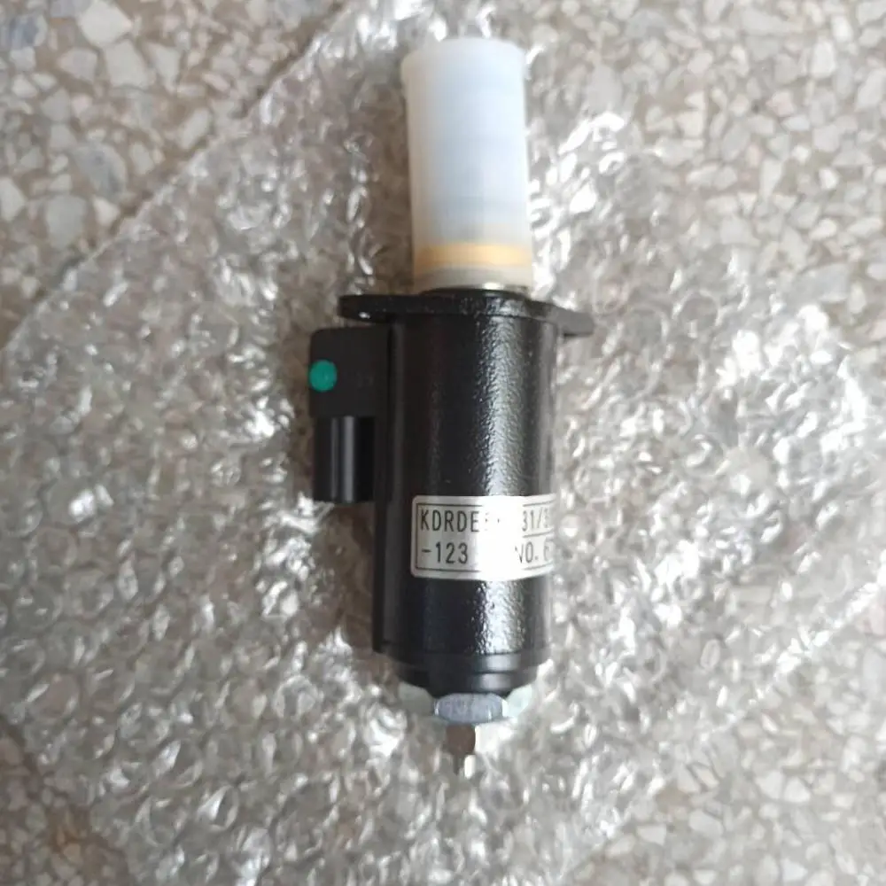 

KOBELCO Solenoid Valve For Kobelco Excavator Parts KDRDE5K-31/30C50 SKY5P-17-A SK330-6/-6E