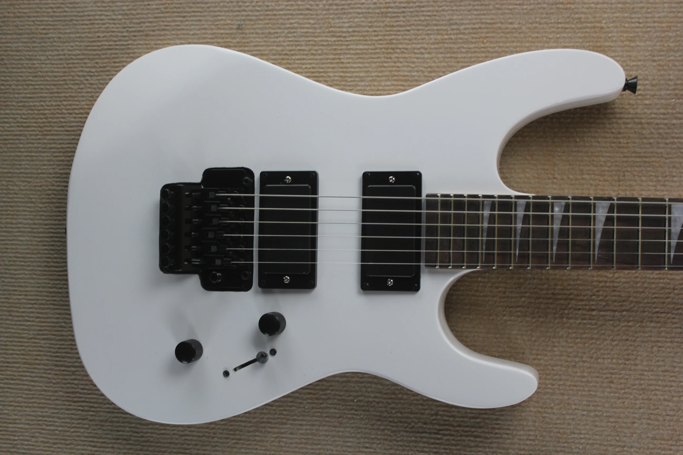 Custom electric guitar jack guitar DK white body tremolo bridge HH pickupss active battery