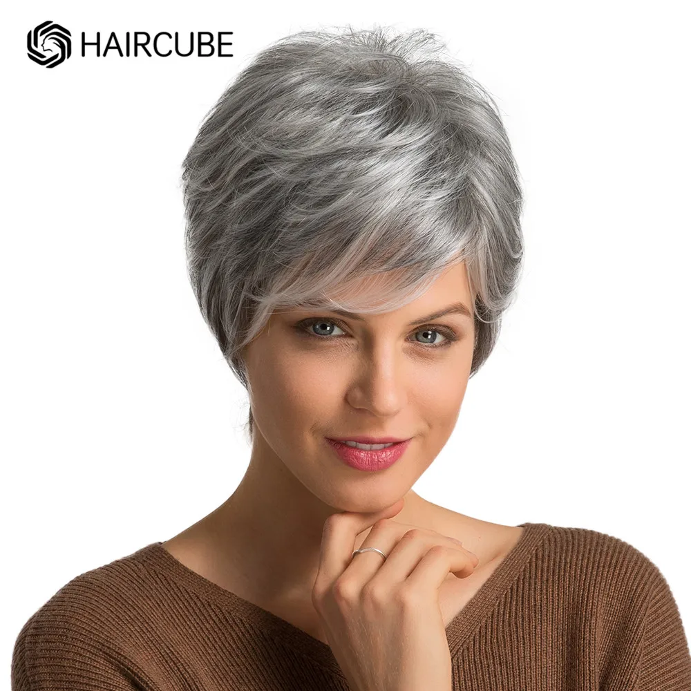 Haircube Gemengde Grijs Zilver Pixie Cut Pruiken Korte Puffy Gelaagde Menselijk Haar Mix Synthetische Pruik Met Pony Natural Hittebestendige