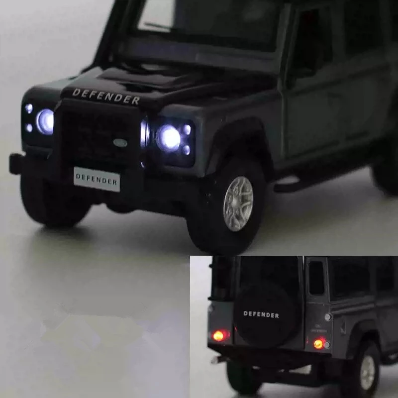 1:32 Range Rover Defender Alloy Car Model Diecast & Toy Metal Off-Road Vehicles Car Model Simulation Sound Light Childrens Gifts