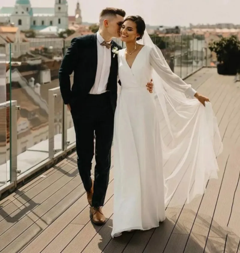 Elegante abito da sposa in Chiffon da spiaggia A Line 2021 scollo A V maniche lunghe abiti da sposa bohémien Robe De Mariage