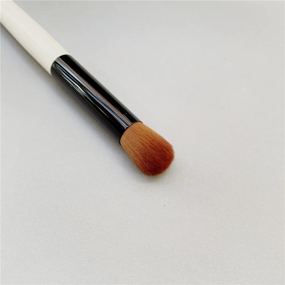 Full Coverage Touch Up Makeup Brush - Small Precise Foundation/Concealer Blending Buffing Beauty Cosmetics Brush Tool