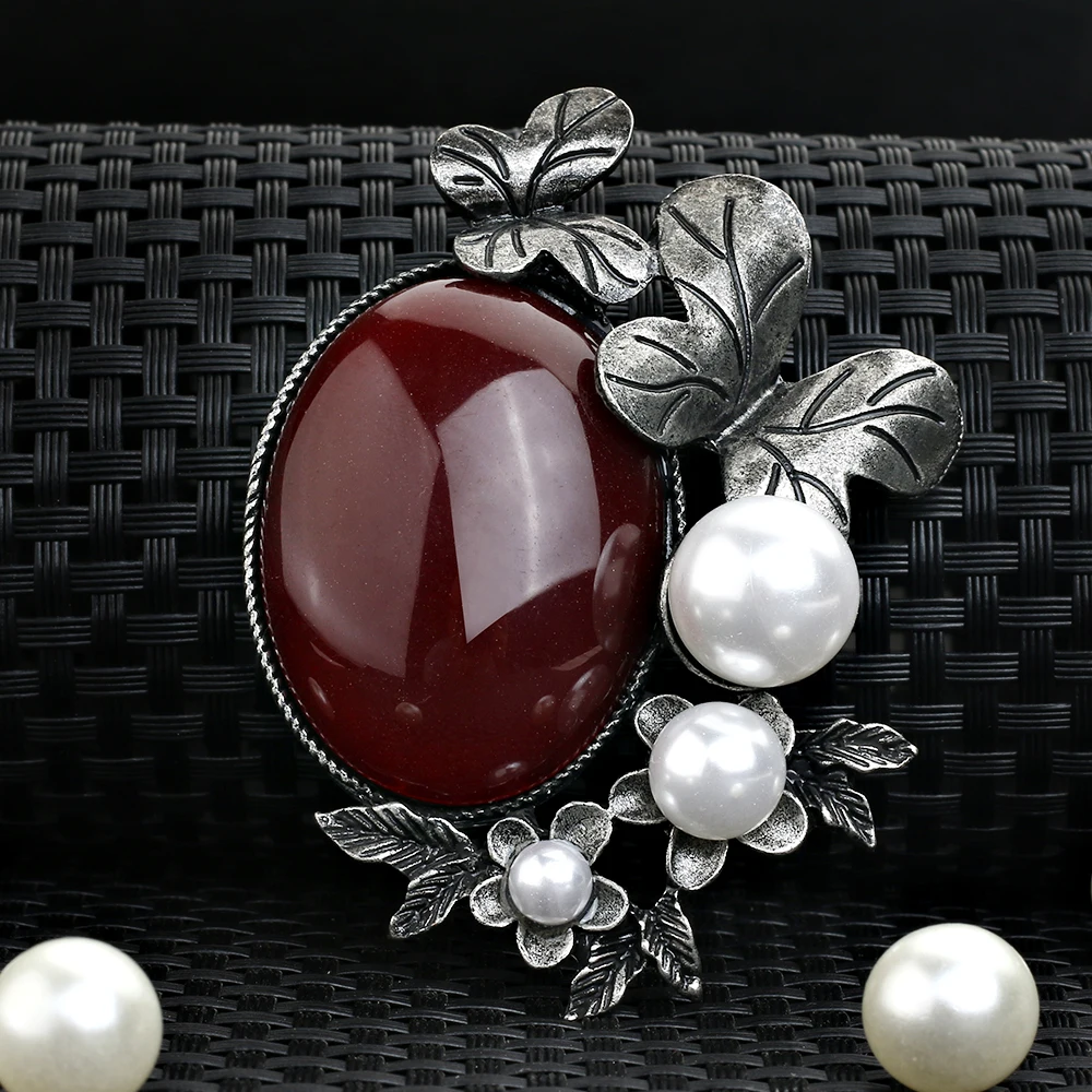 2024 Trend Jewelry Classical Resin Imitation Pearl Flower Brooch  Ladies Collar Scarf Accessories Brooch Pin