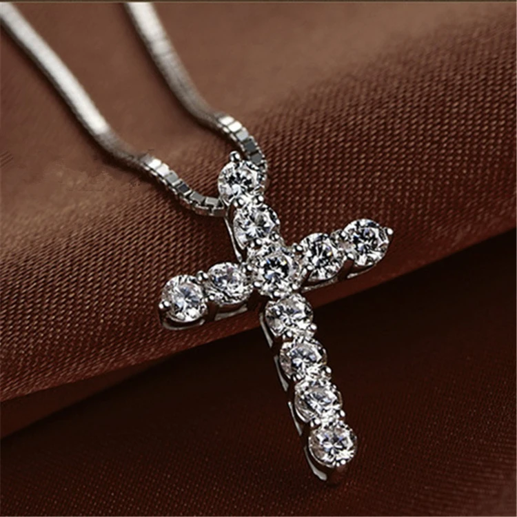 Luxury 925 Sterling Silver Cross Pendant Necklace Princess Cut Cubic Zirconia Necklace Pendant for Ladies and Women DN10