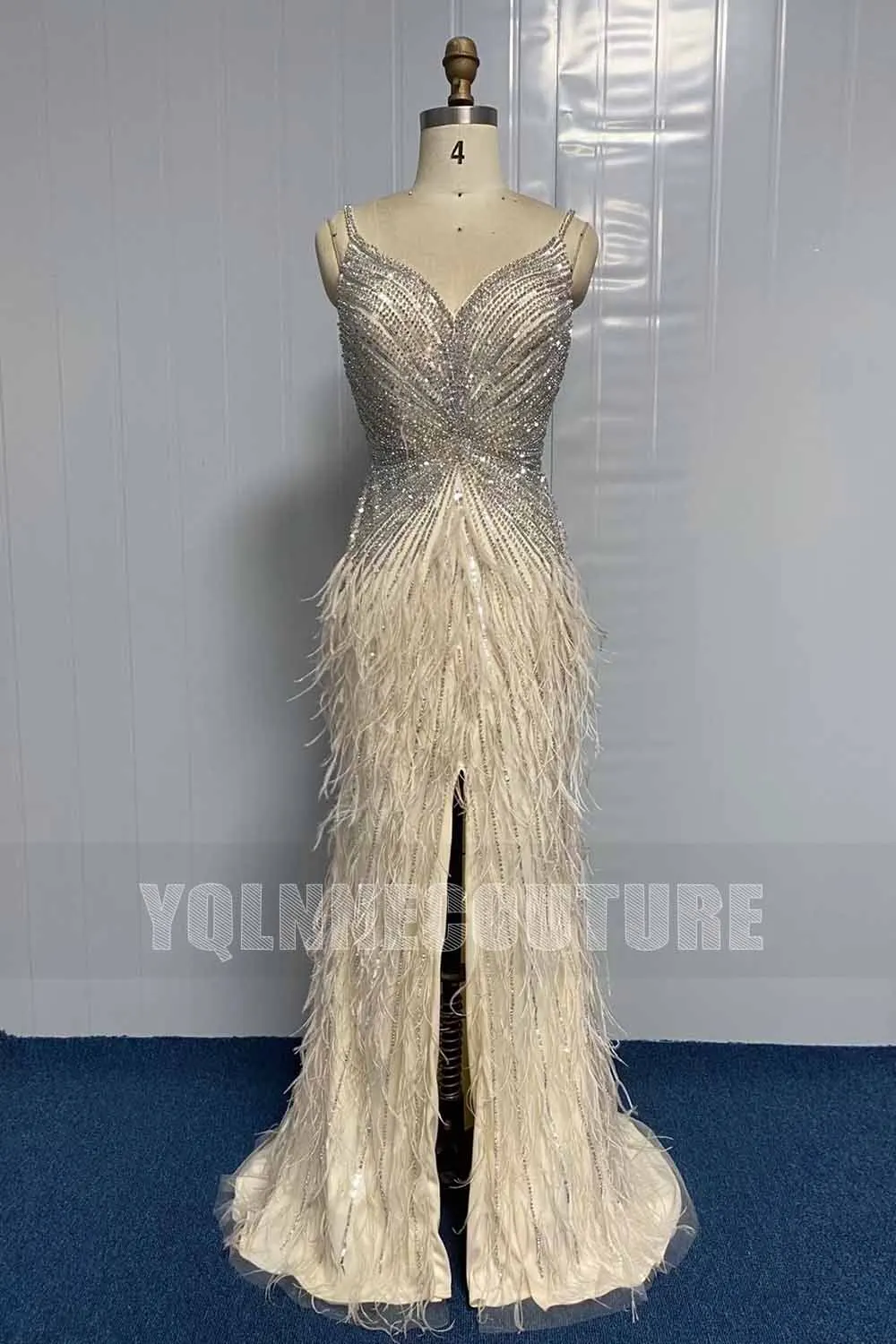 Luxury Ivory Feathers Evening Dresses For Pageant Straps Long Beige Tulle Diamonds Beaded Mermaid Party Gown Competition Women