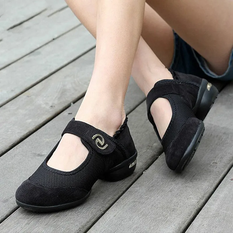 Zapatos de baile con suela suave para mujer, zapatillas de Jazz modernas, de malla transpirable, ligeras, con gancho y bucle, para Fitness y Deporte