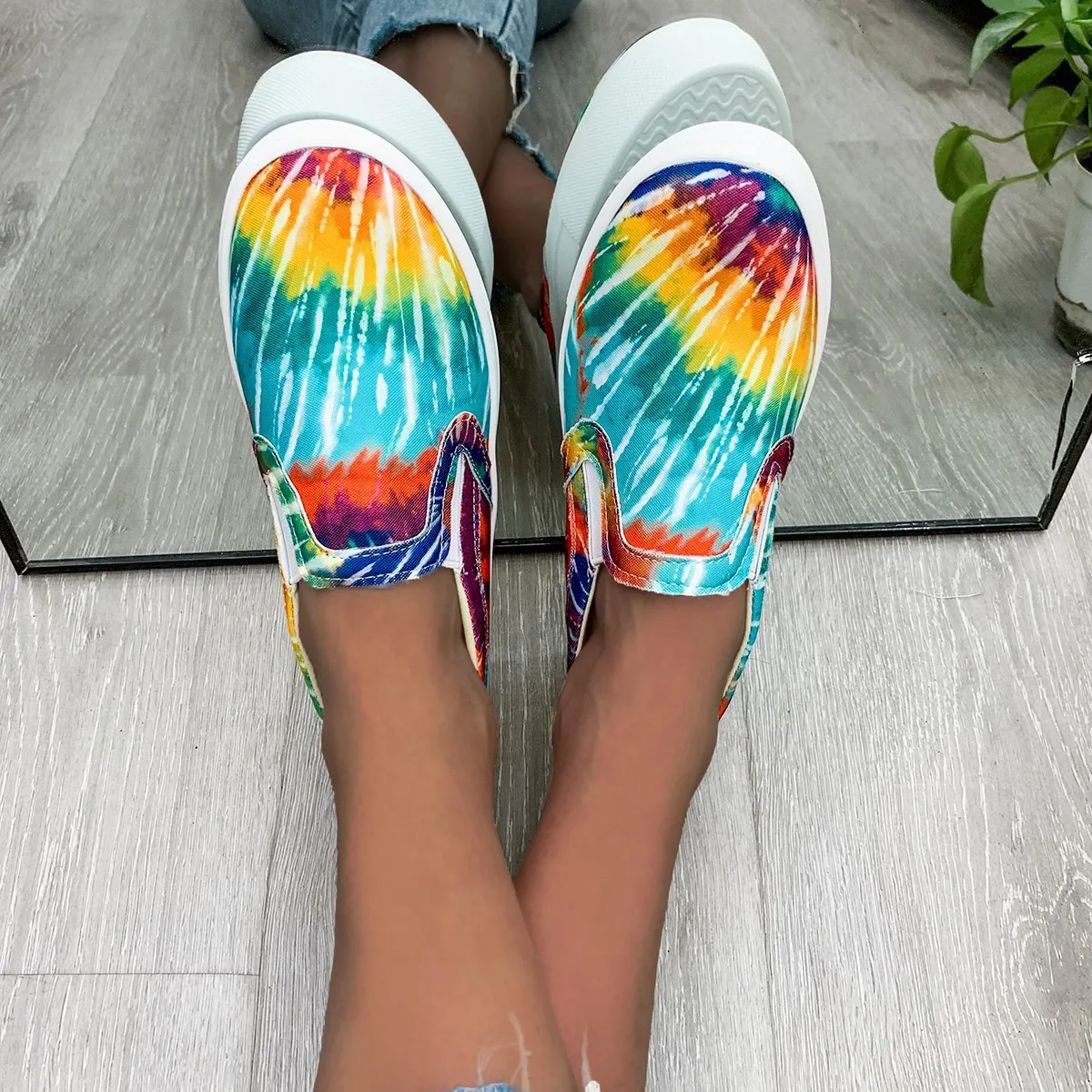 Women's Shoes Autumn 2021 New Casual Large Size Canvas Shoes Female Snake Pattern Loafers All-match Flat Color Matching Shoes