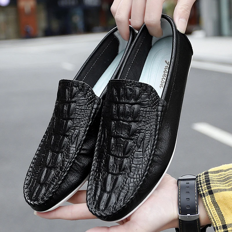 2022 Spring Summer Men\'s Loafers Light Flat Casual Shoes Men Breathable Slip-On Soft Leather Mens Driving Shoes Man Moccasins