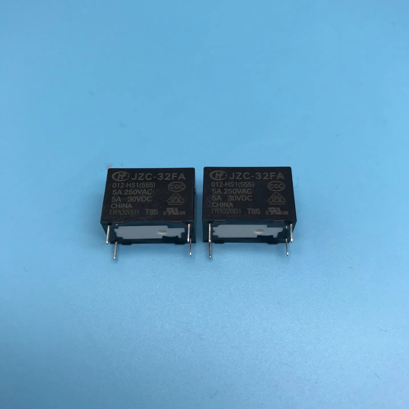 

HF32FA-012-HS1 JZC-32FA-012-HS1 5A 250VAC relays