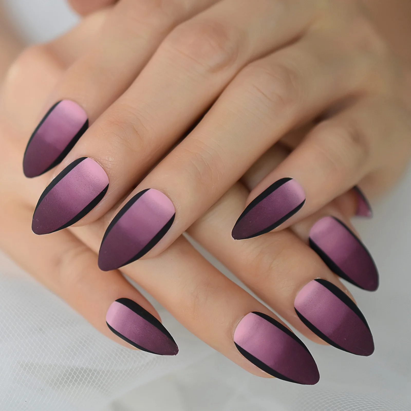 Kit de unhas falsas de acrílico roxo escuro, unhas falsas de amêndoa fosca, curto, afiada e desbotada