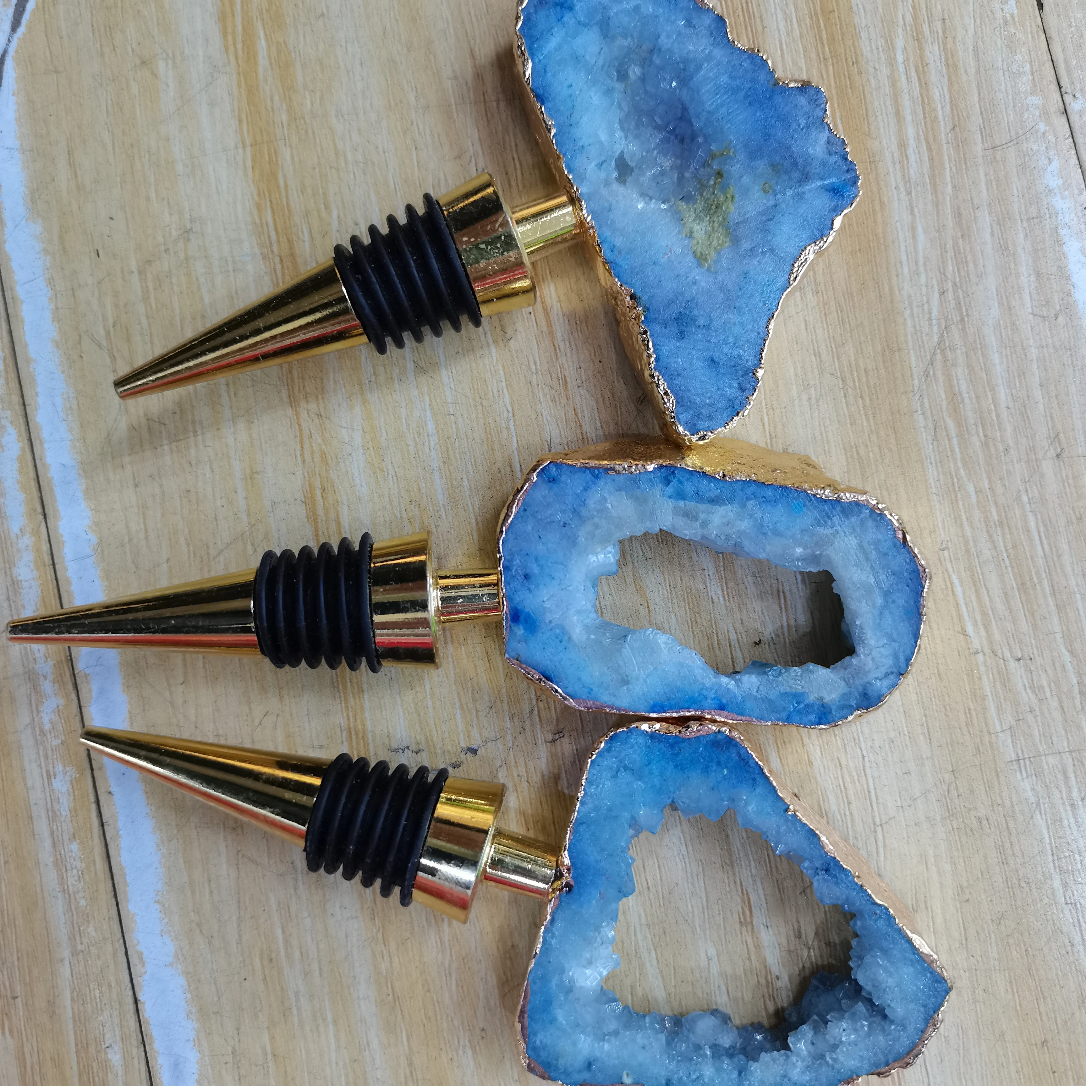 Natural  bluer  Agates Slice Connectors Irregular red Wine Stopper