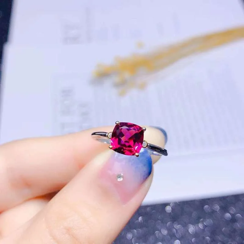 

Natural Garnet Ring New Shopkeeper Recommends Beautiful Gift for Women 7x7mm