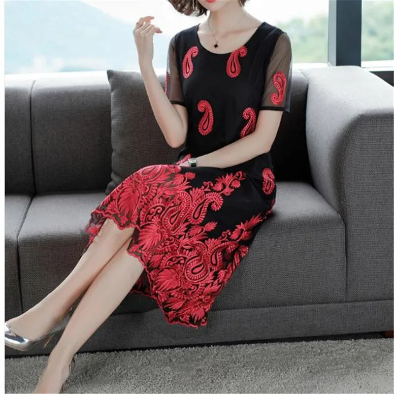 O Neck chiffon dresses 2020 summer new middle old age mother large size women embroidery short sleeve Loose dress