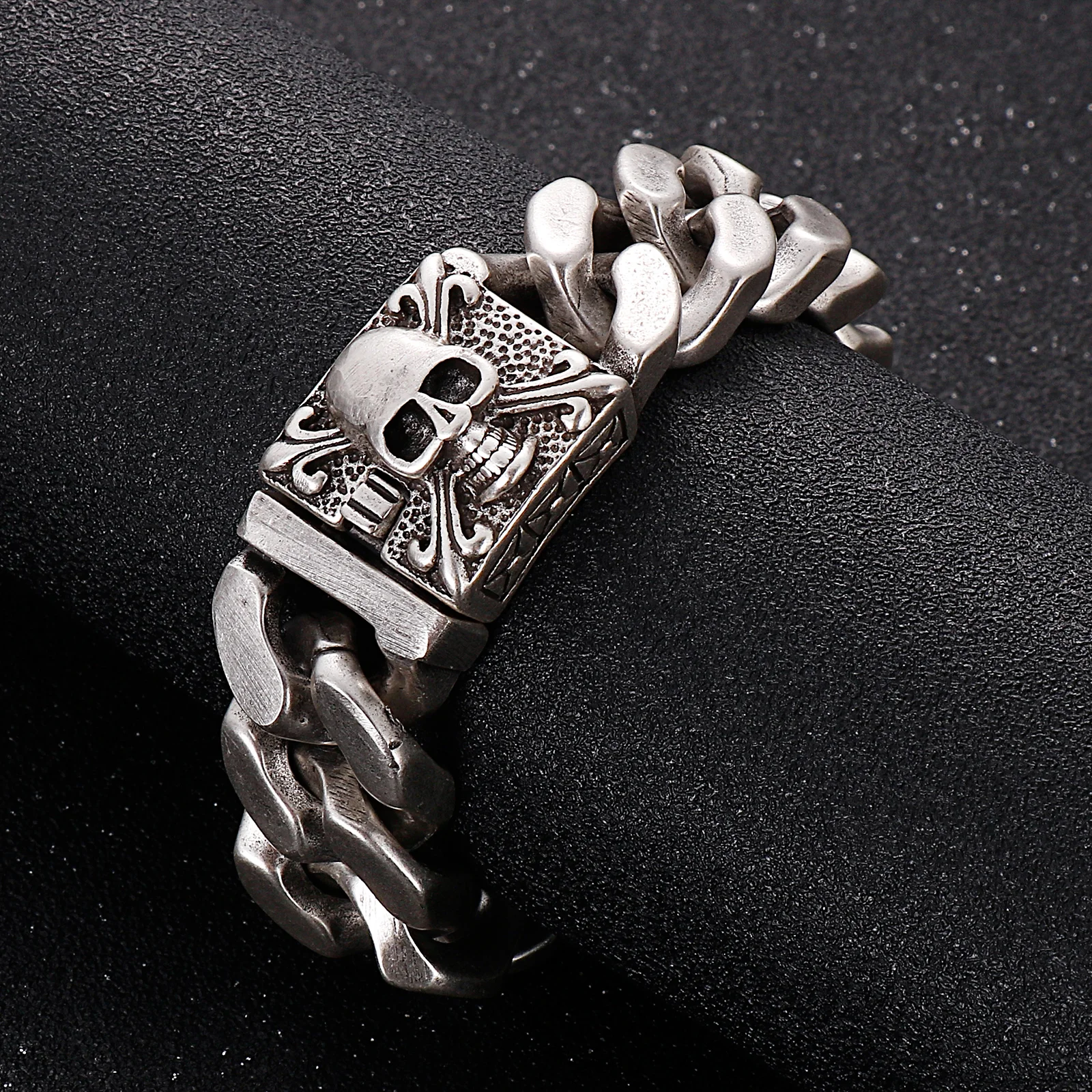 Fongten Gothic Skull Bracelets For Men Ancient Silver Color Stainless Steel Cuban Chain Heavy Bracelet Bangle Jewelry Wholesale