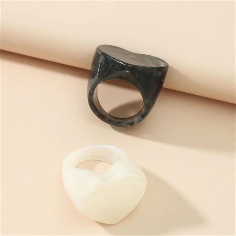 New Vintage Fashion Heart Resin Ring Geometric Round White Coffee Color Acrylic Rings For Girl Jewelry Gift