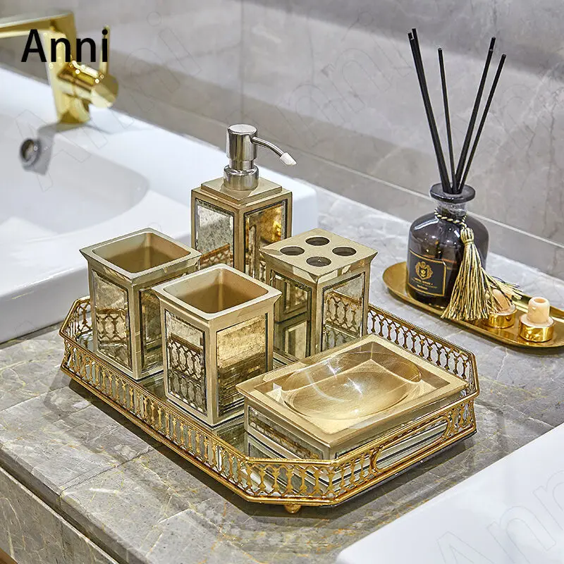 

Creativity Glass Mirror Resin Bathroom Set European Vintage Gilded Five Piece Set Wash Shower Accessories Restroom Decoration