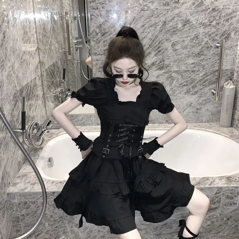 W japońskim stylu Harajuku czarny Gothic Lolita sukienka w stylu Vintage lato słodki seksowny sznurowane Punk sukienki kobiety kwadratowy kołnierzyk