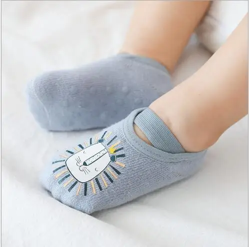 Calcetines antideslizantes para bebé, medias con estampado de dibujos animados, calzado para niño pequeño, primavera y otoño, 2 pares, novedad
