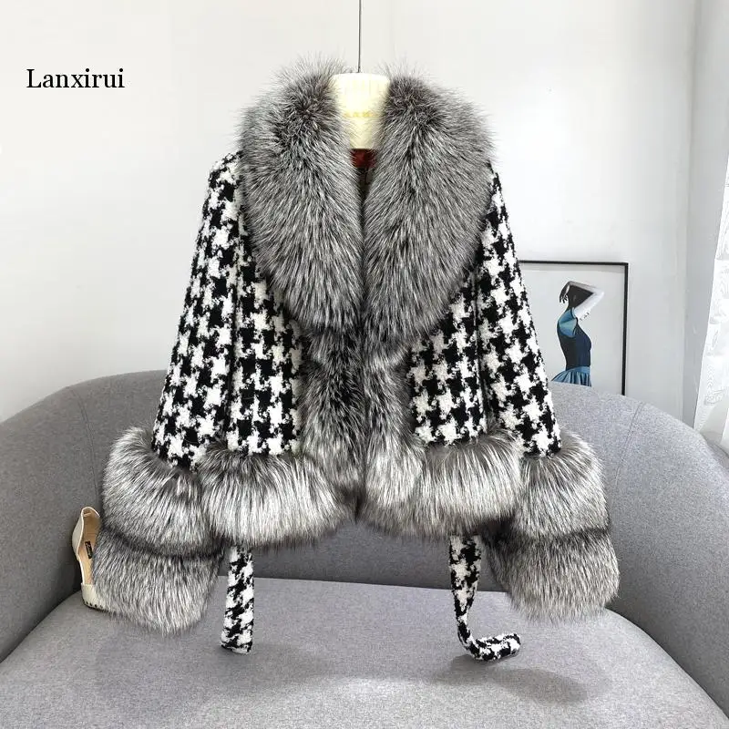 Mantel Houndstooth Wanita Musim Dingin dengan Lengan Bulu Rubah Alami dan Kerah Paduan Wol Kasmir Pakaian Luar Streetwear Wanita