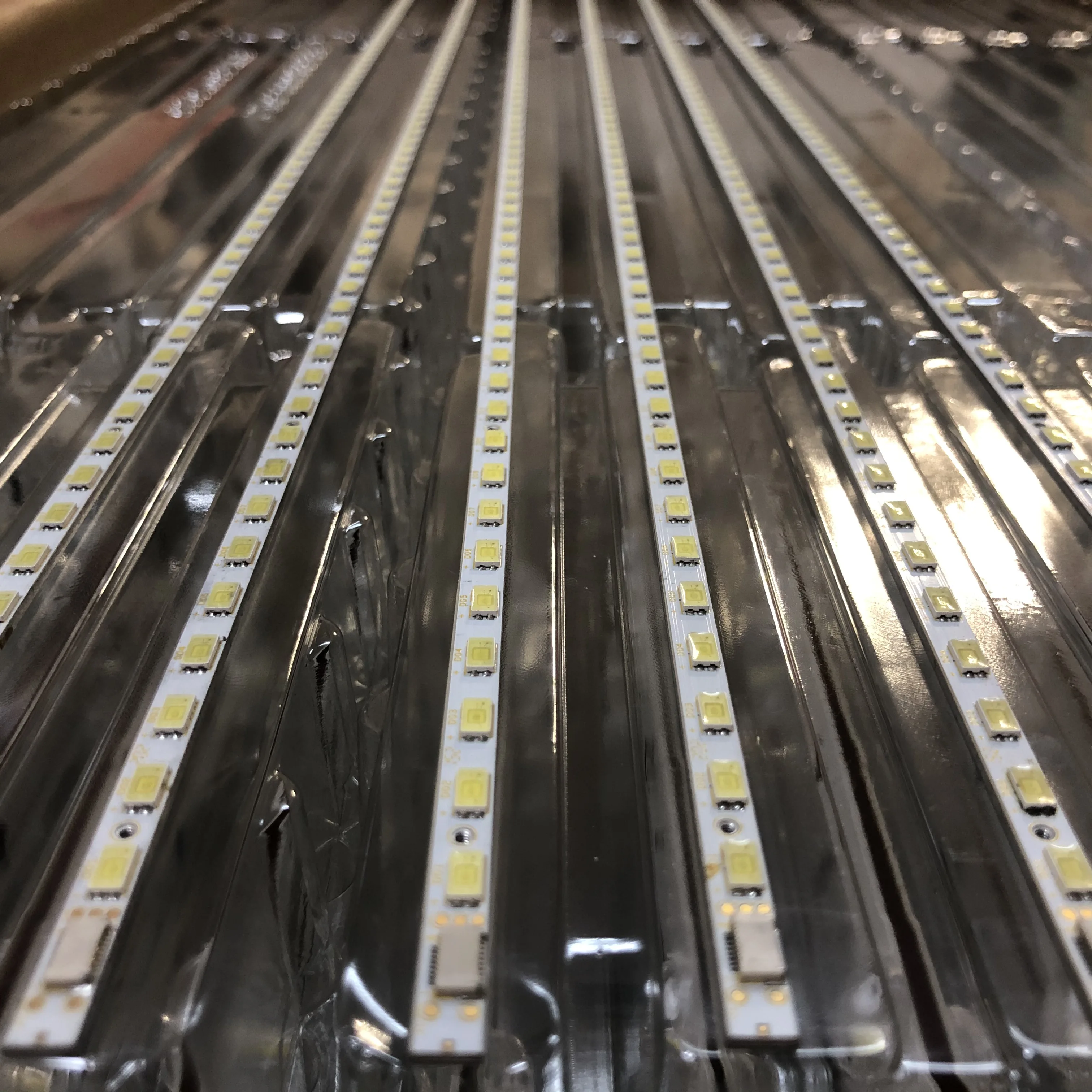 20 قطعة 59 سنتيمتر LED قطاع 56 مصابيح 26T08-04a ل LED26760X LED26860IX LT26830X L26F3200B L26E5200BD L26P11 L26P11BDE T260XW06 V.2