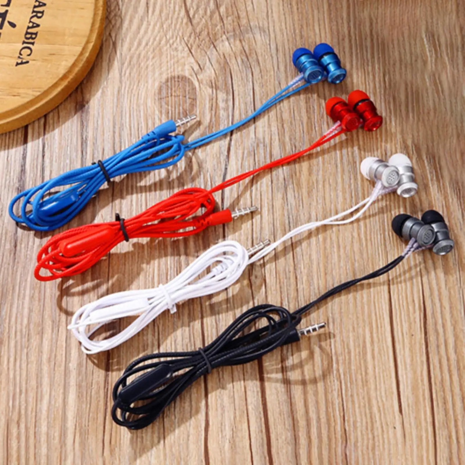 Universal 3.5mm Wired Earphone Super Bass 3D Stereo Wired In-Ear Earbuds Headset for Phones Sport Music Earphones Wired Headset