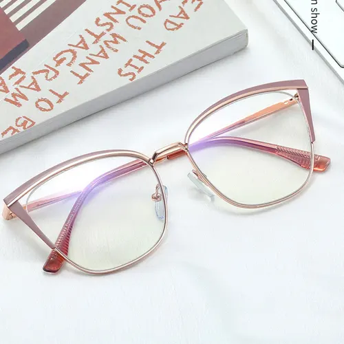 Imagen 2 del producto Gafas de bloqueo de luz azul, ojo de gato, moda para mujer, diseño de montura completa, gafas de aleación UV400, gafas graduadas para mujer