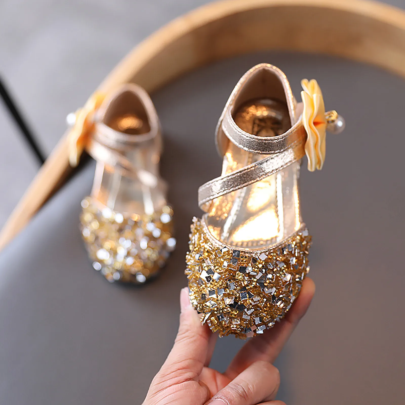 

Girls Sequin Lace Bow Kids Shoes Infant Kids Baby Girls Pearl Crystal Bling Bowknot Single Princess Shoes Sandals zapatos niña