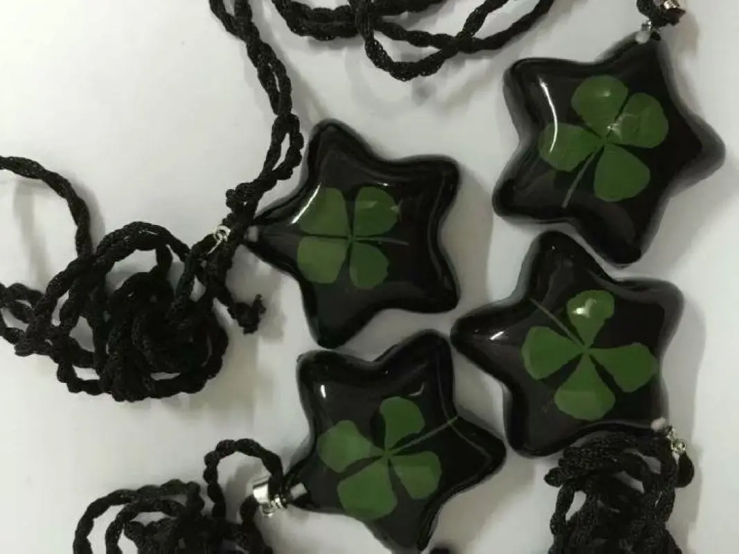 30 pcs fashion real four leaf clover star design Black back color pendant