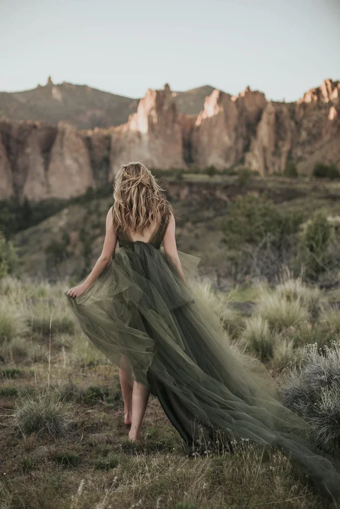 Abito da ballo verde scuro per servizio fotografico A-line semplice Tulle scollo a v abito da sera alto basso a strati robe de soirée de mariage