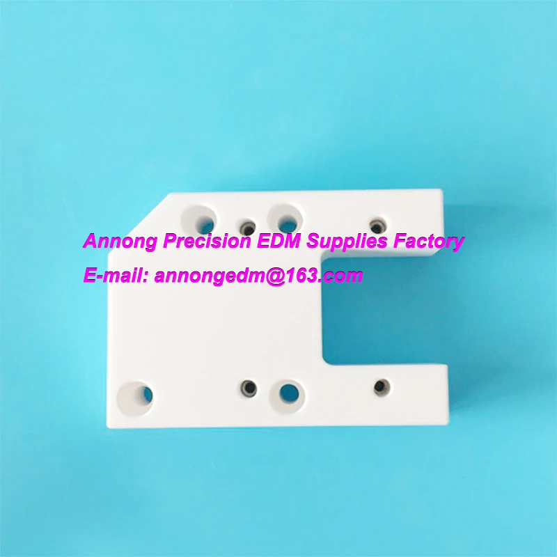 

M305 Isolator Plate Lower,X053C443H01,115x80x30mm for DWC-110H1,200H1, 110HA,200HA,90H wire-cut edm machine