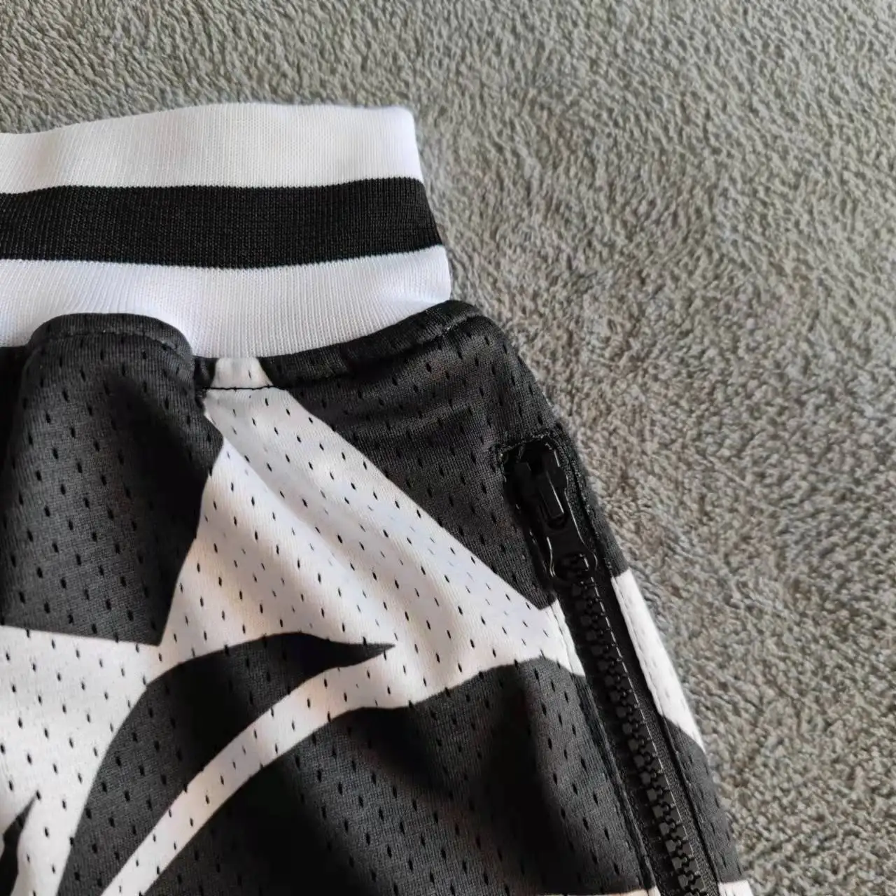 TRILLEST Black&White Sun Printed Basketball Shorts with Zipper Pockets Devin Booker Street Style Sports Pants