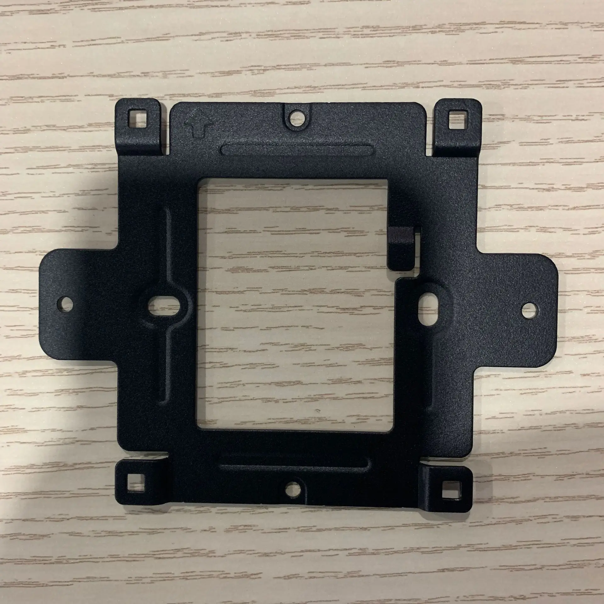 

VTM122 Mounting brackets for VTH5221D/VTH5241D